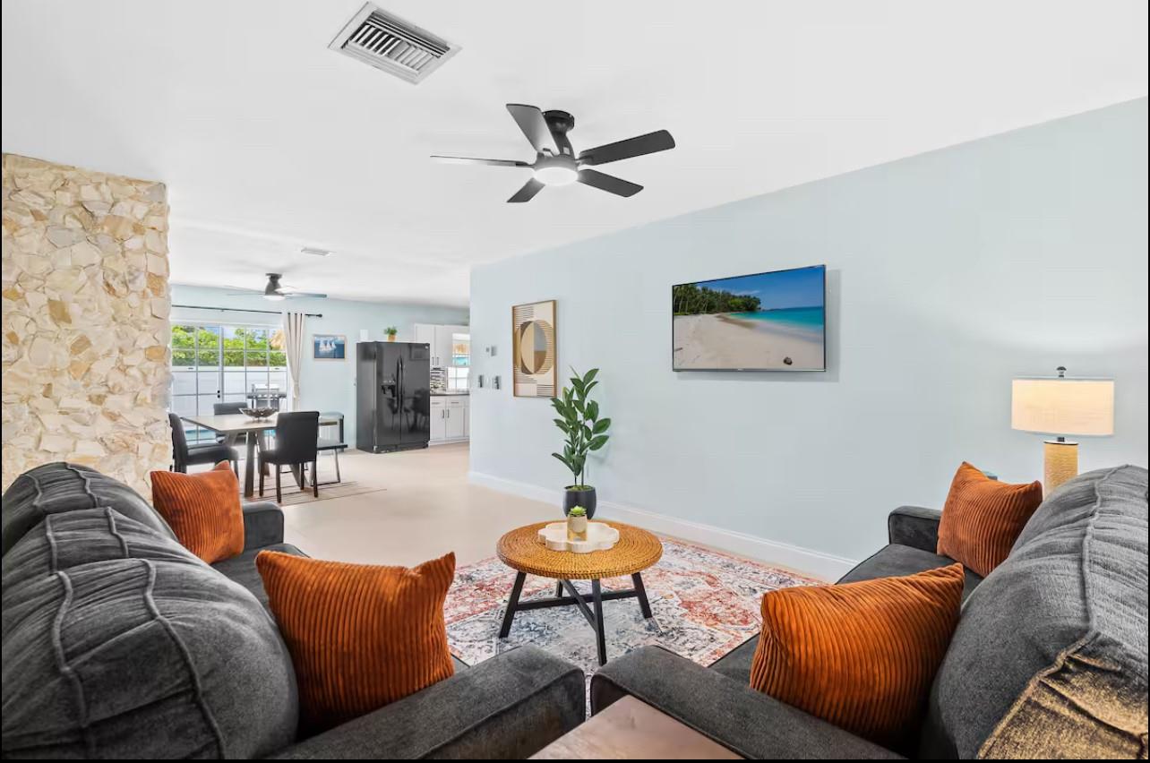 Hollywood Center Amd - Residential Lease