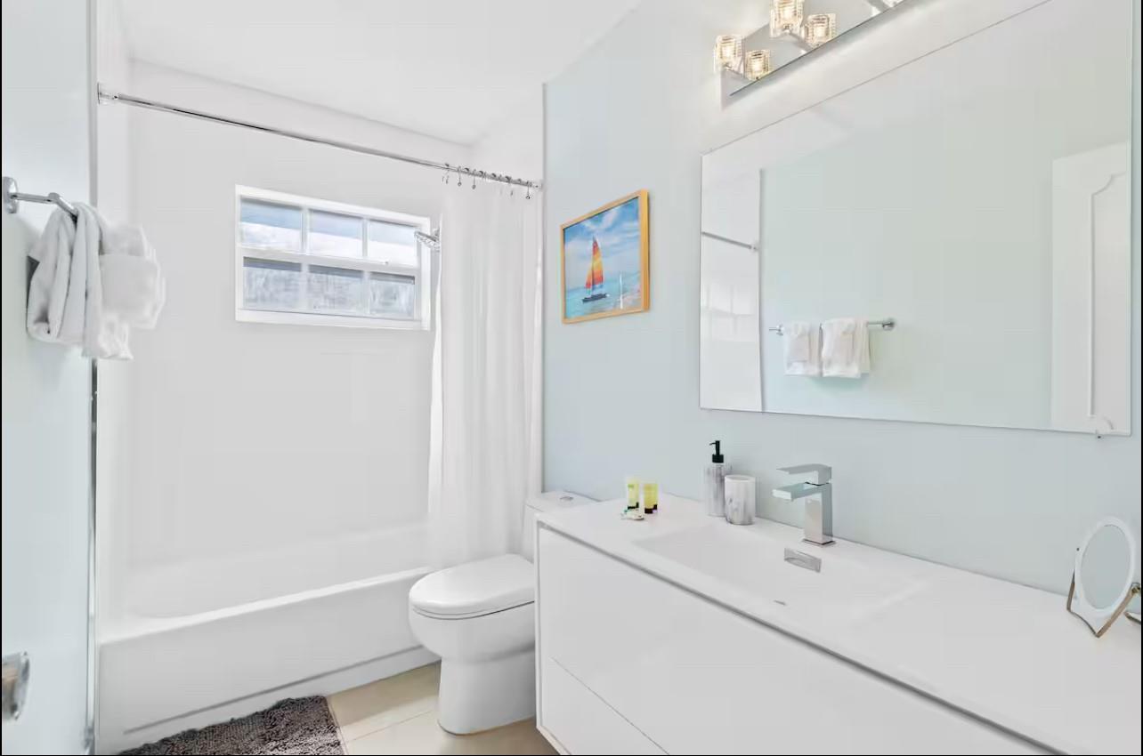 Hollywood Center Amd - Residential Lease