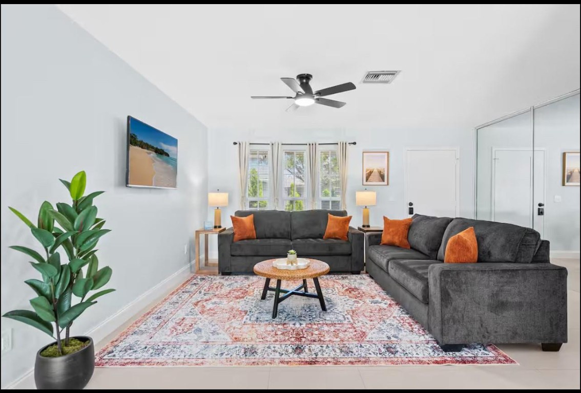 Hollywood Center Amd - Residential Lease