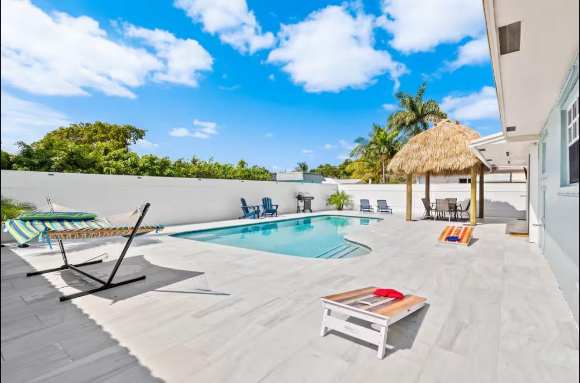 Hollywood Center Amd - Residential Lease