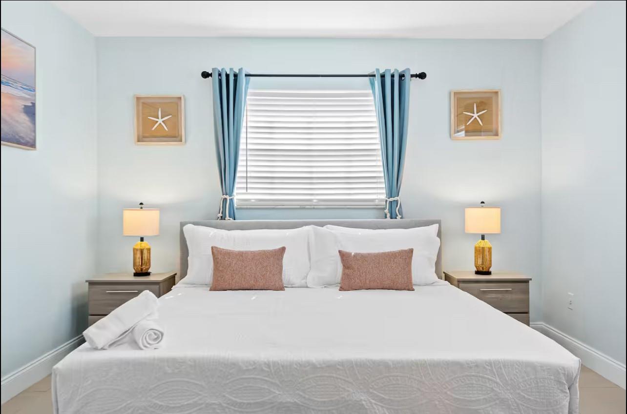 Hollywood Center Amd - Residential Lease