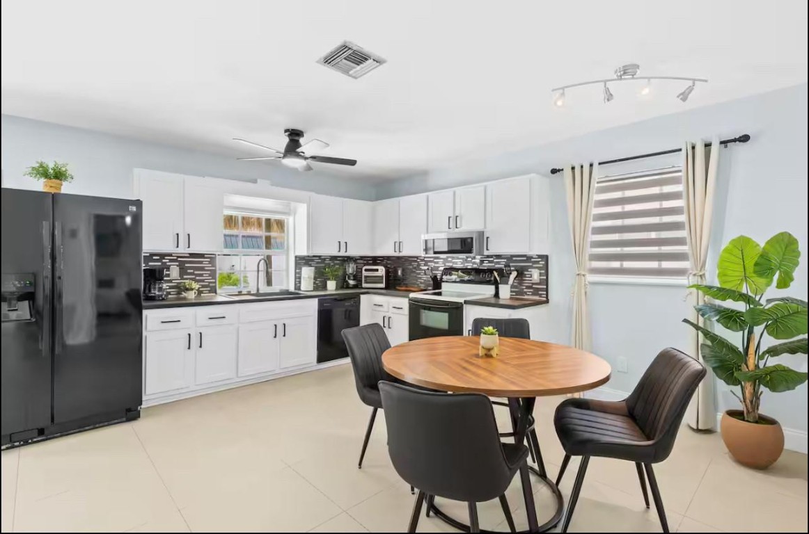 Hollywood Center Amd - Residential Lease