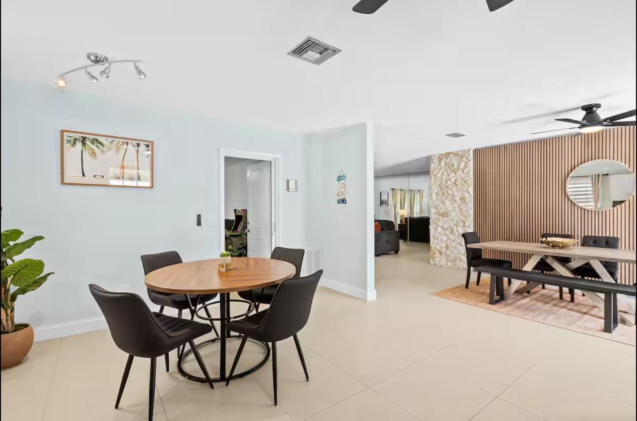 Hollywood Center Amd - Residential Lease