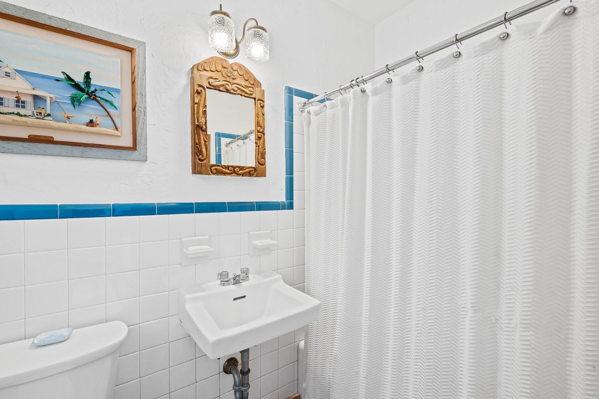 HARBOR BEACH - Residential Lease