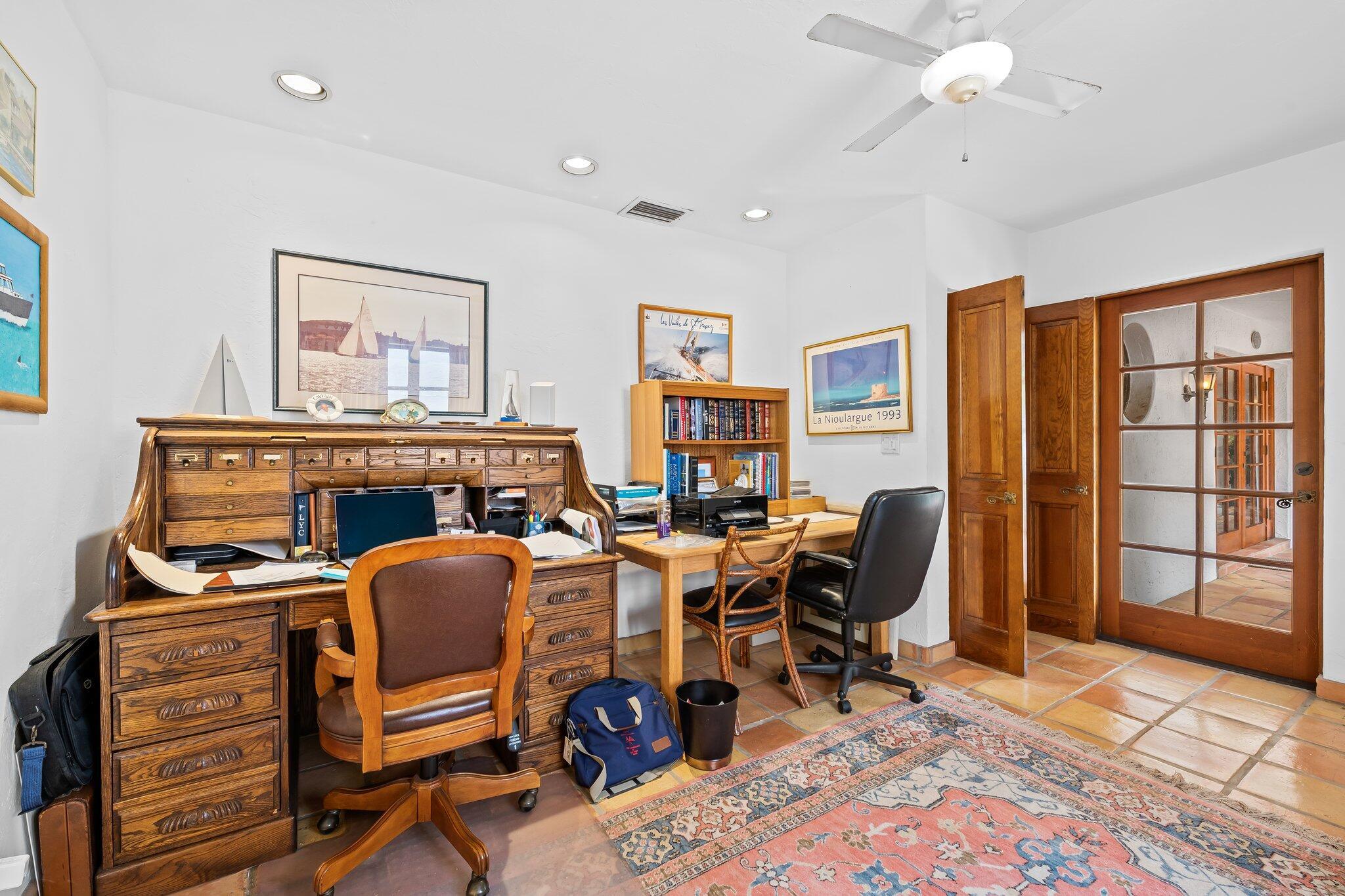 HARBOR BEACH - Residential Lease