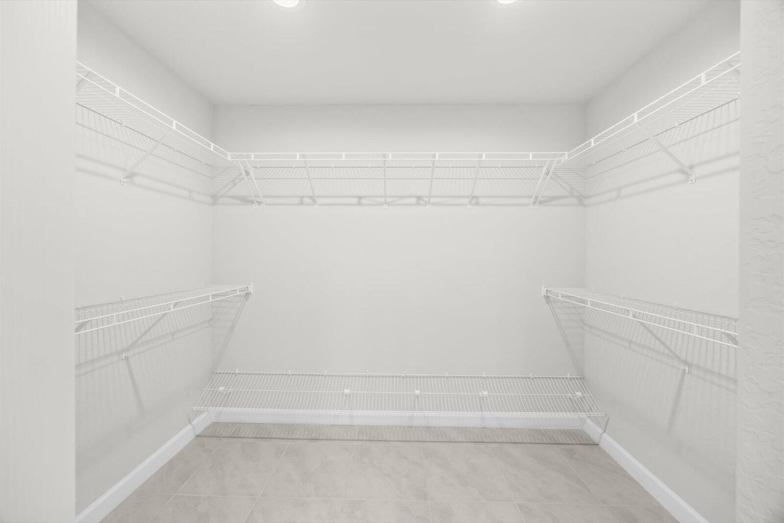 SPANISH LAKES - Residential