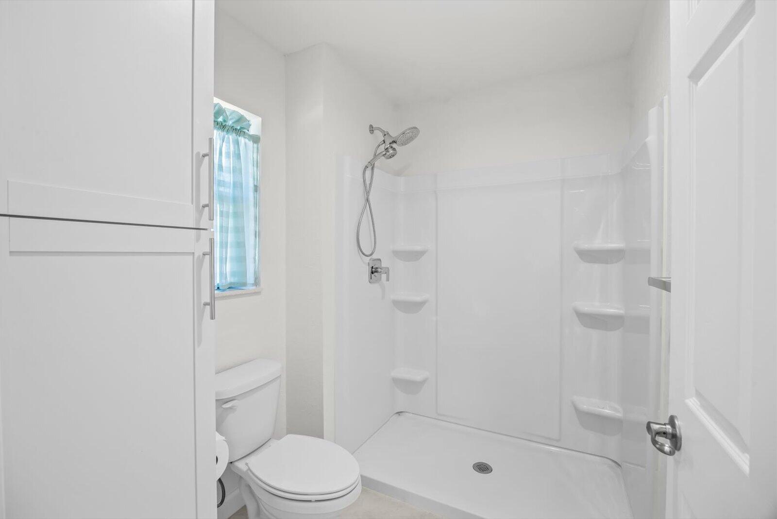 SPANISH LAKES - Residential