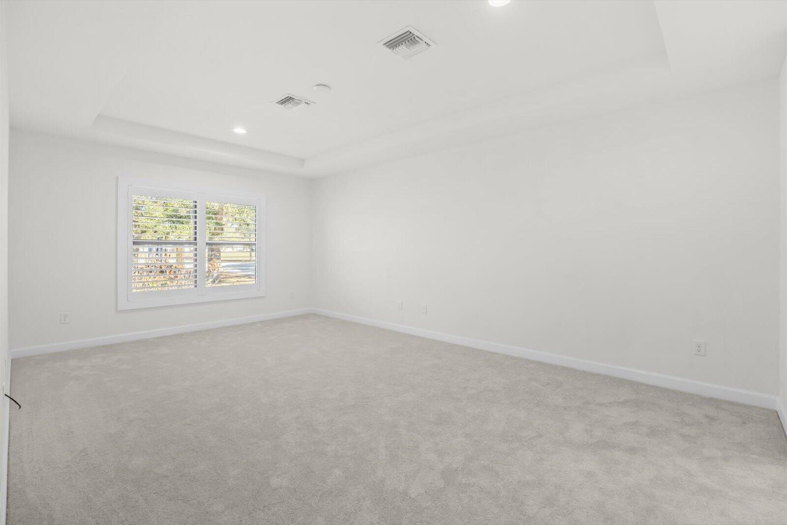 SPANISH LAKES - Residential