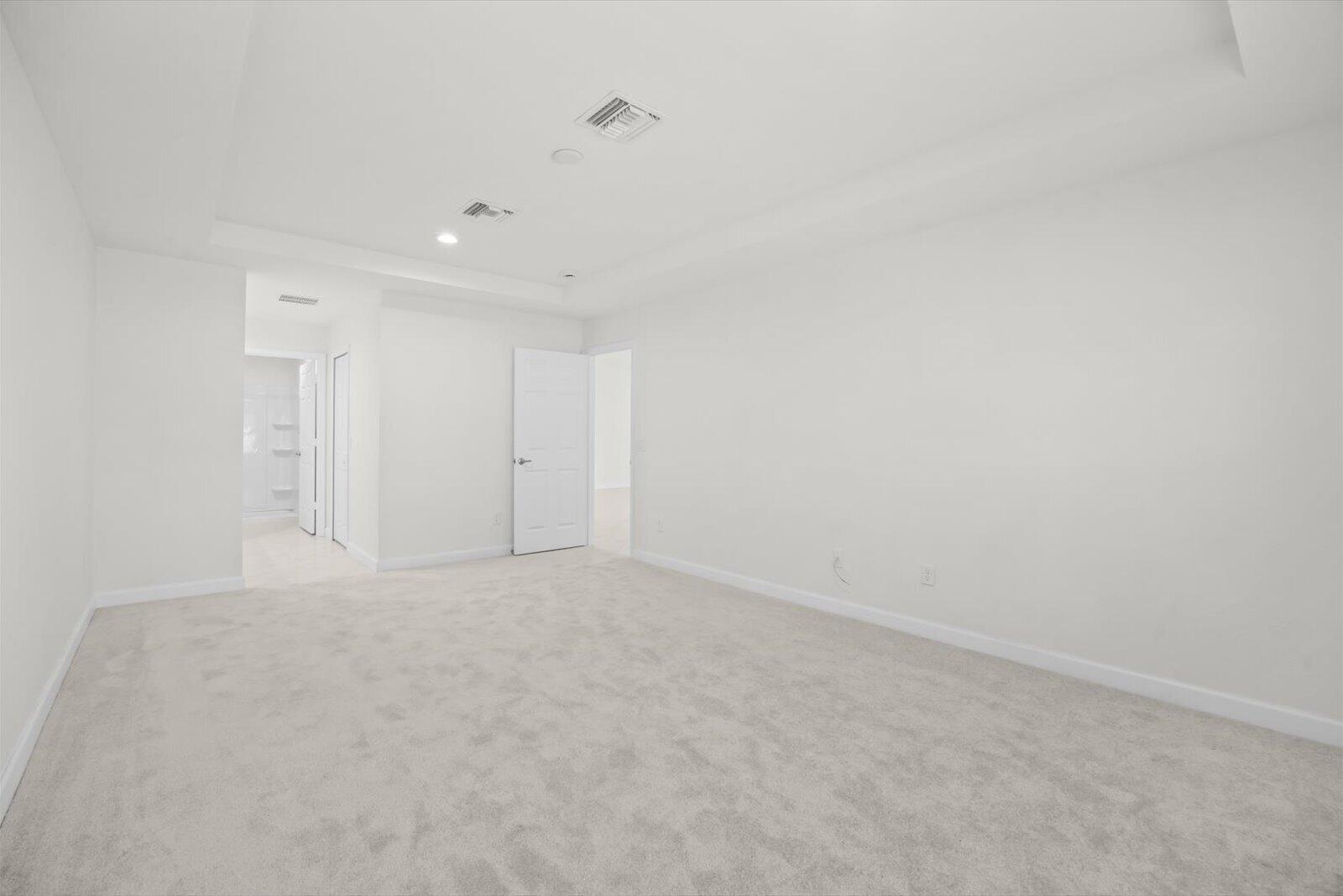 SPANISH LAKES - Residential