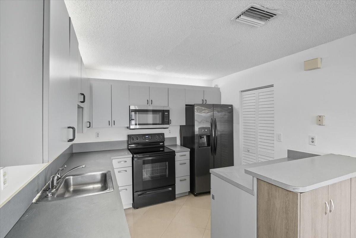 REDBRIDGE - Residential Lease