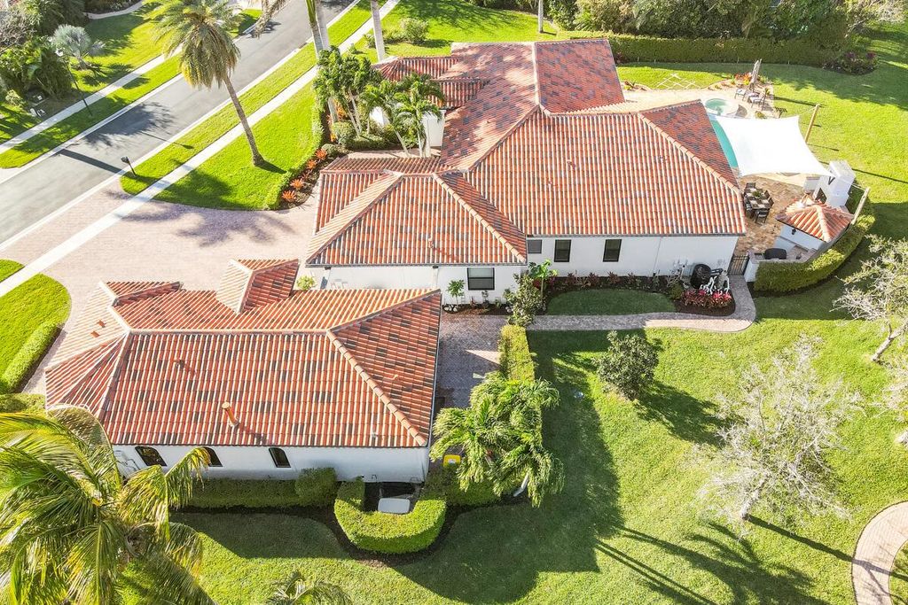 Photo of 9979 SE Osprey Pointe Drive, Hobe Sound, FL 33455 (MLS # R10963727)