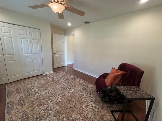 FLORAL LAKES - Residential Lease