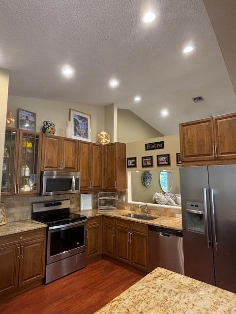 FLORAL LAKES - Residential Lease