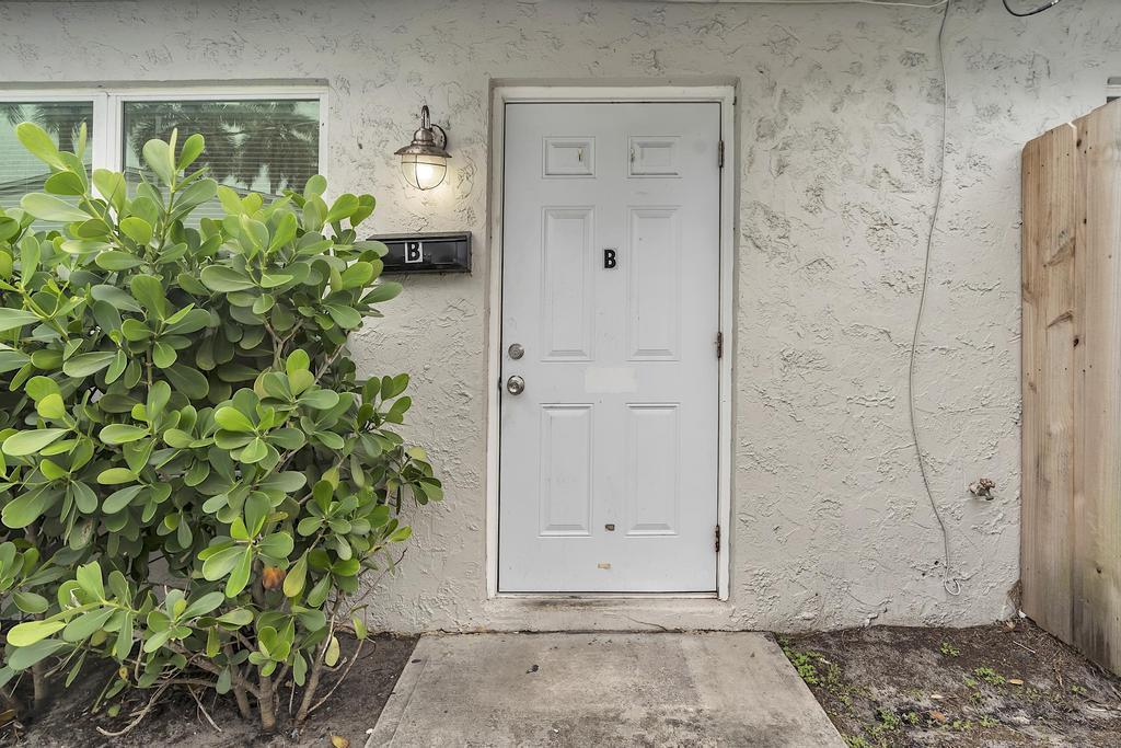 1320 Wellington Street B