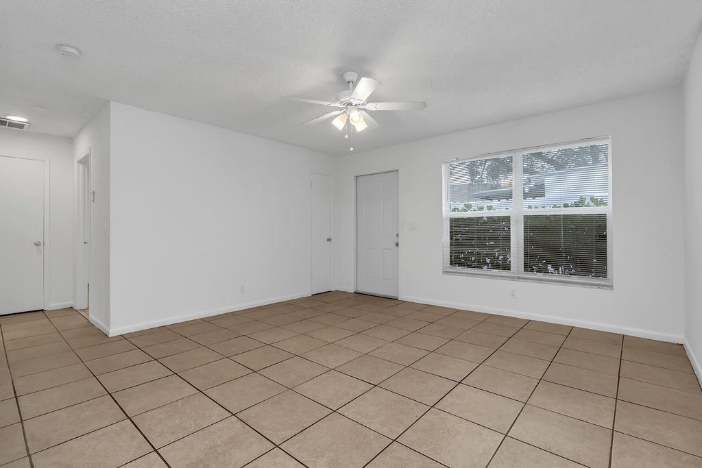 1320 Wellington Street B