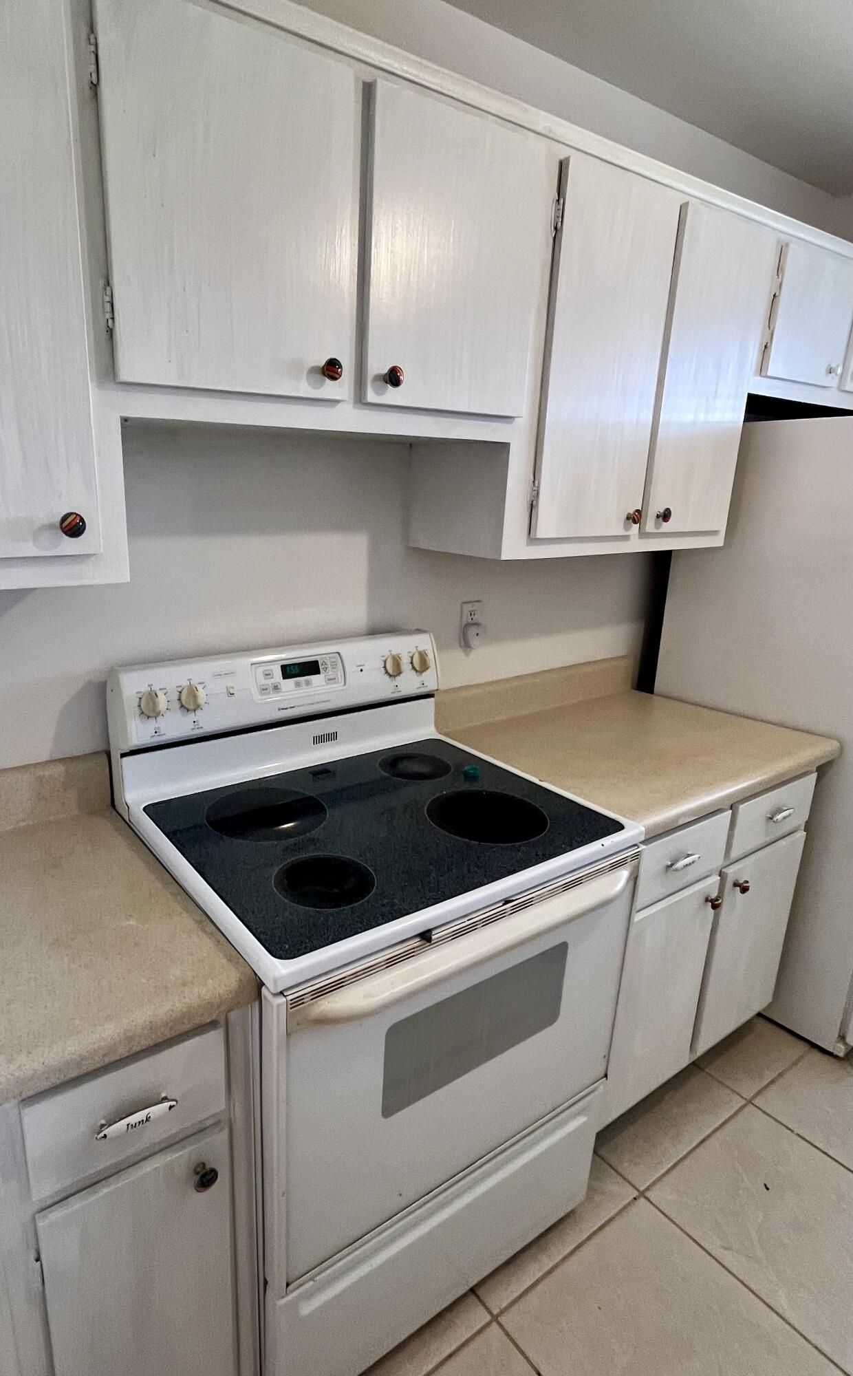 LEISURE LAKE CIRCLE CONDO - Residential Lease