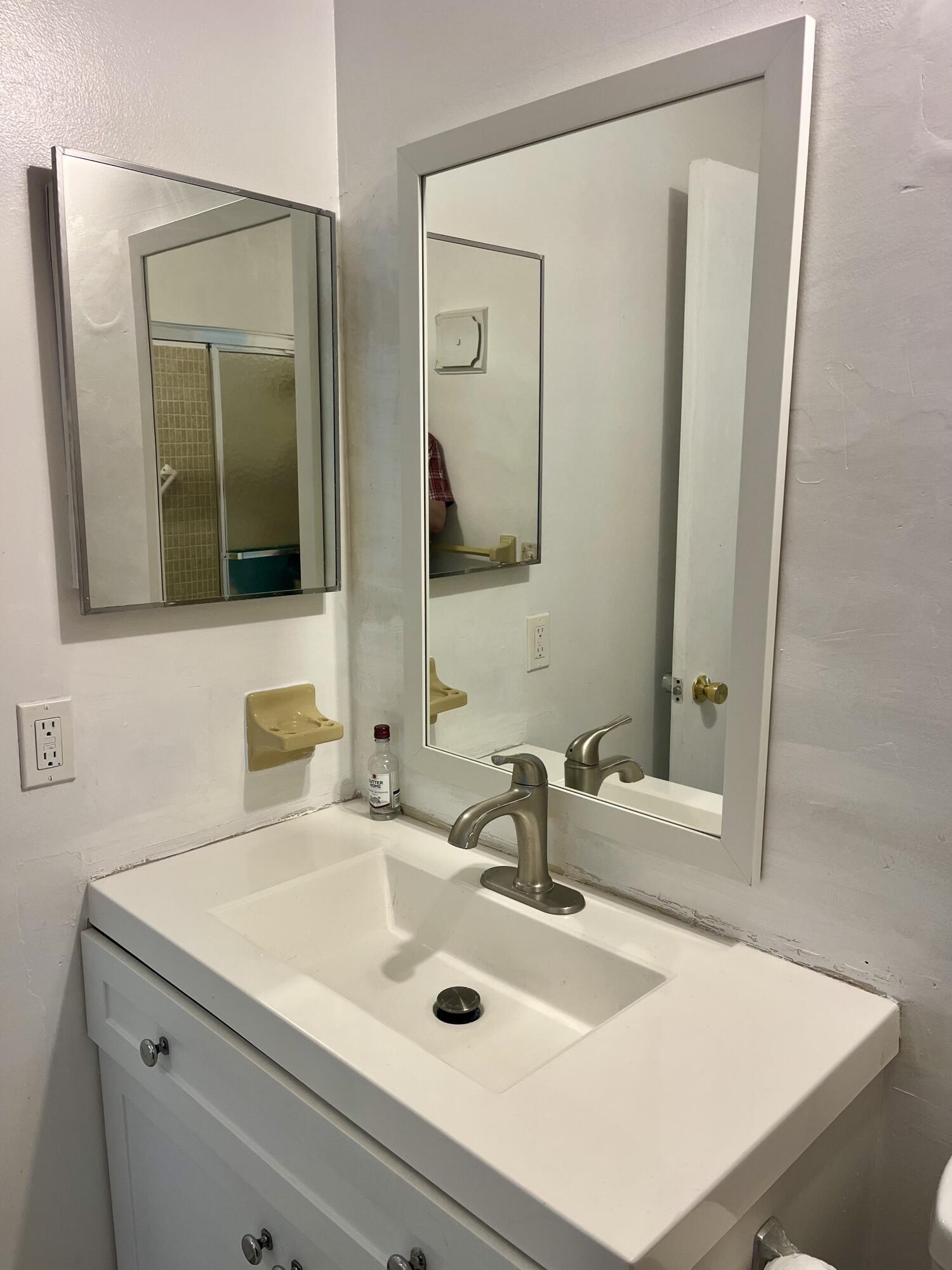 LEISURE LAKE CIRCLE CONDO - Residential Lease