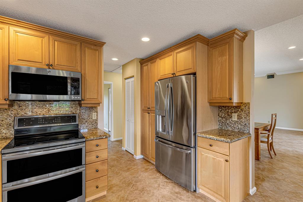 LAKES OF SHERBROOKE PH 8 - Residential