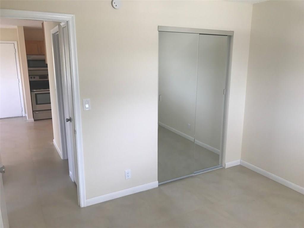 Village Park at Oakland - Residential