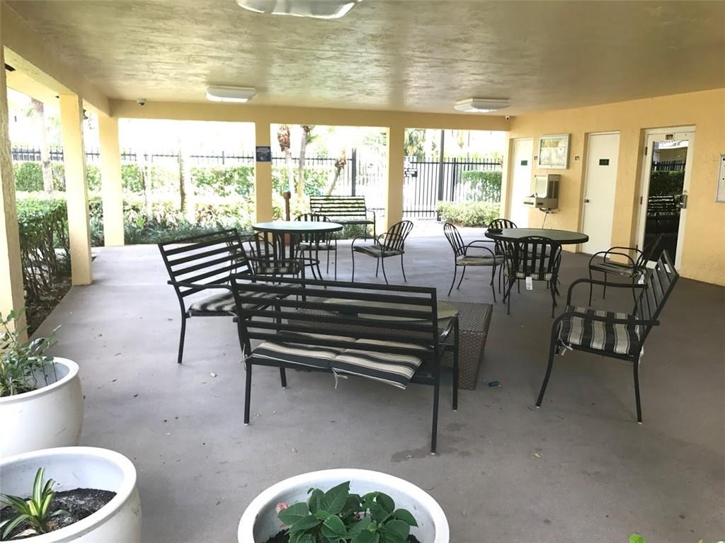 Village Park at Oakland - Residential