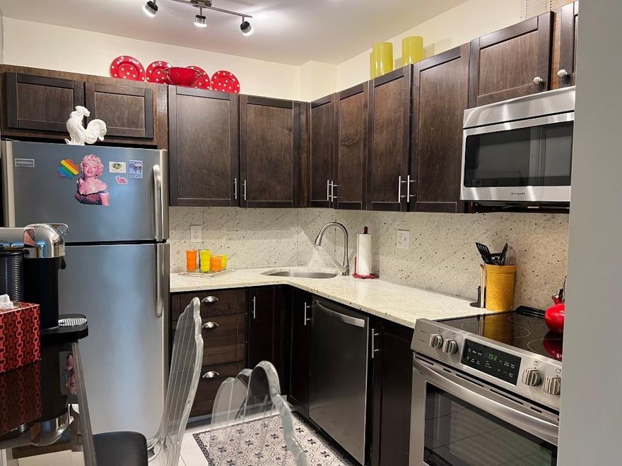 Stylish updated 1 bedroom 1 bath with garden view in popular Manor Grove Village One. 
Real wood floors, Extra door from living area to bath so guests don't have to go through your bedroom for use. Walk-in closet.
Updated kitchen and bath. Added storage.
Just a few blocks to popular Wilton Drive with numerous restaurants, side-walk cafes, shopping and night life. Community room with Pool table and heated pool on waterfront. 
Cats, birds and DOCUMENTED SERVICE ANIMALS are ok) 
640+ credit score.