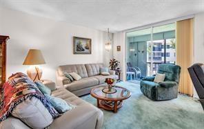 HOLLYBROOK GOLF AND TENNI - Residential