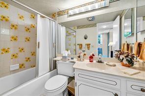 HOLLYBROOK GOLF AND TENNI - Residential