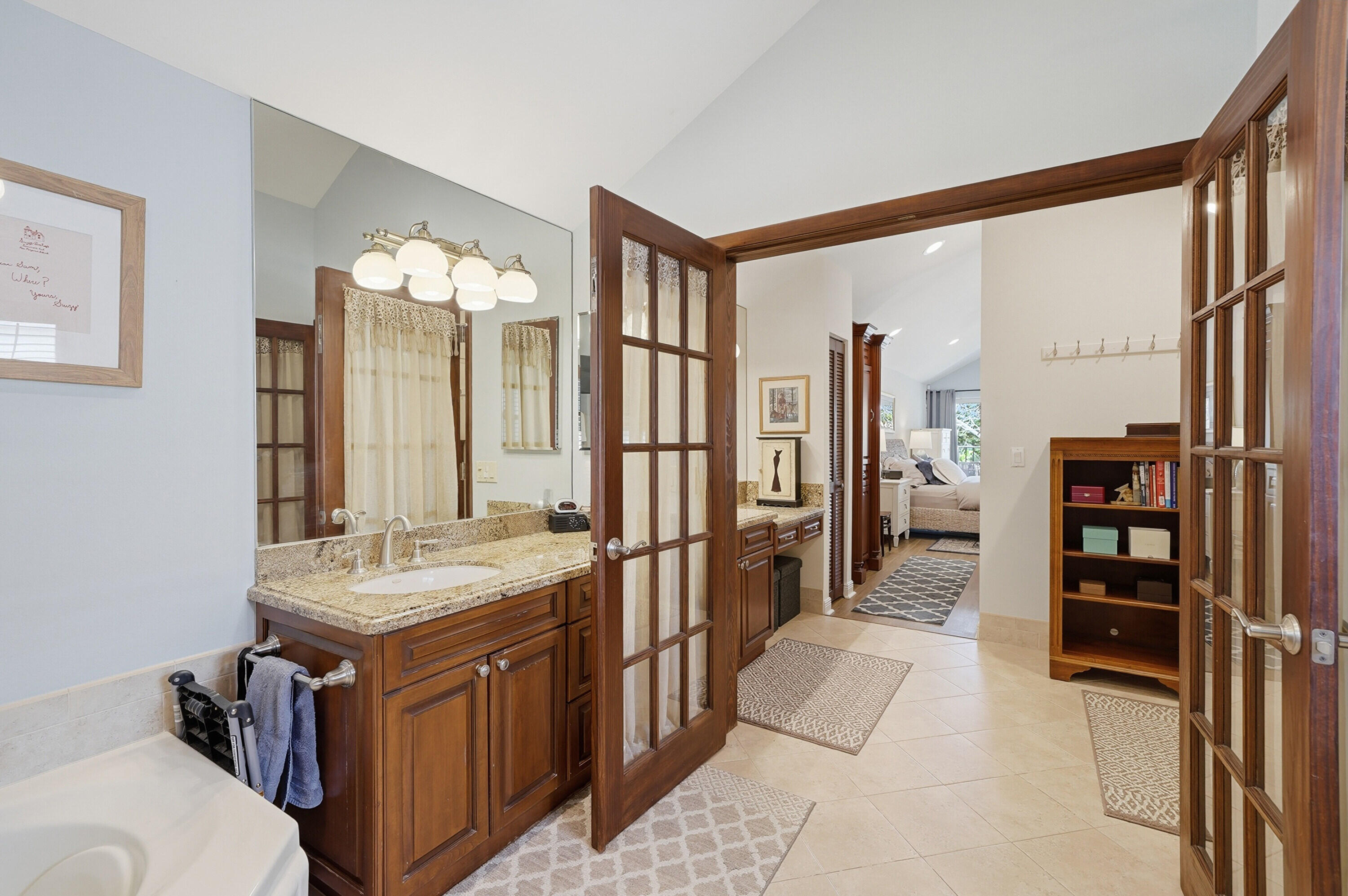 L AMBIANCE OF VIA VERDE - Residential