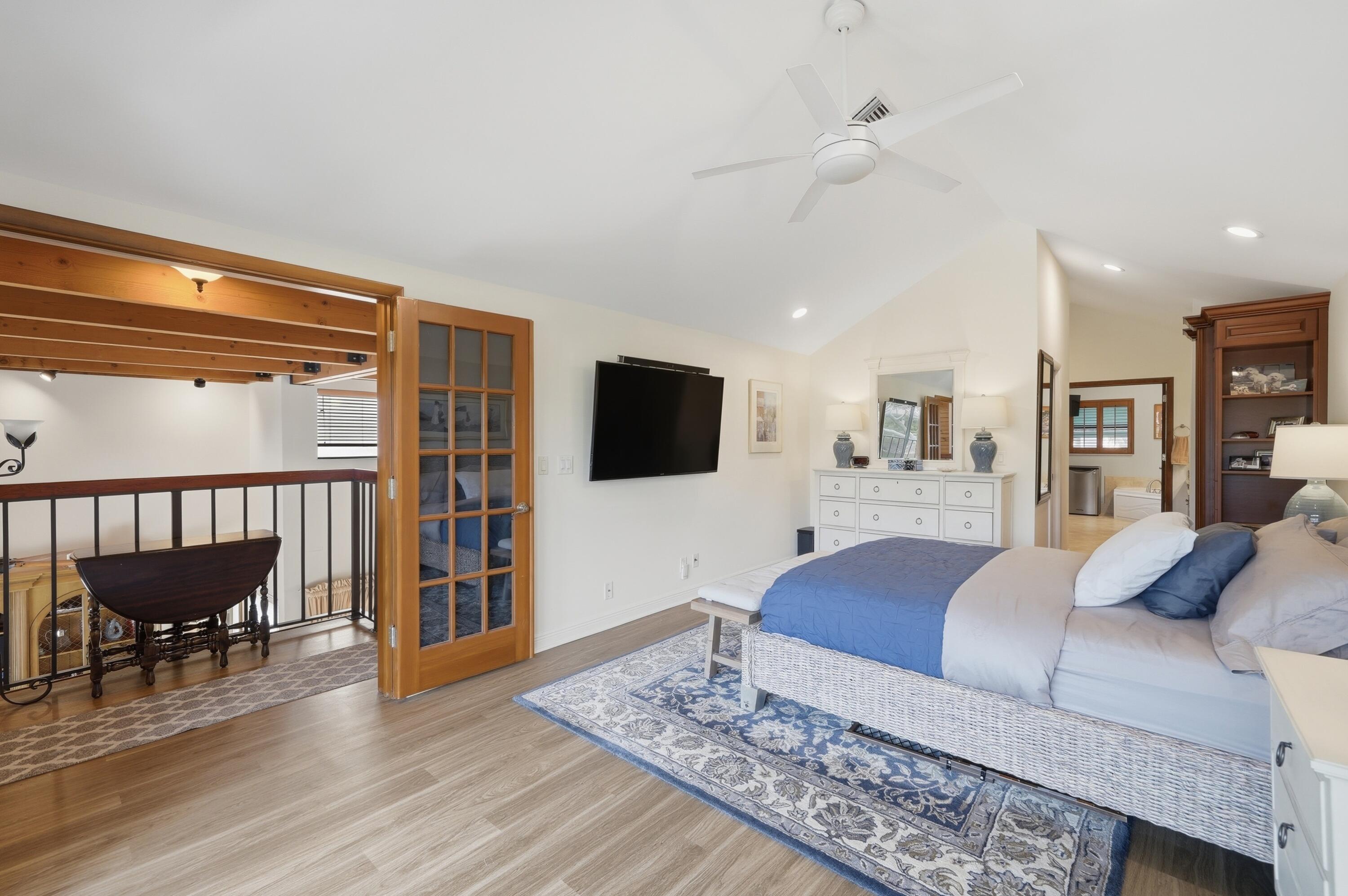 L AMBIANCE OF VIA VERDE - Residential