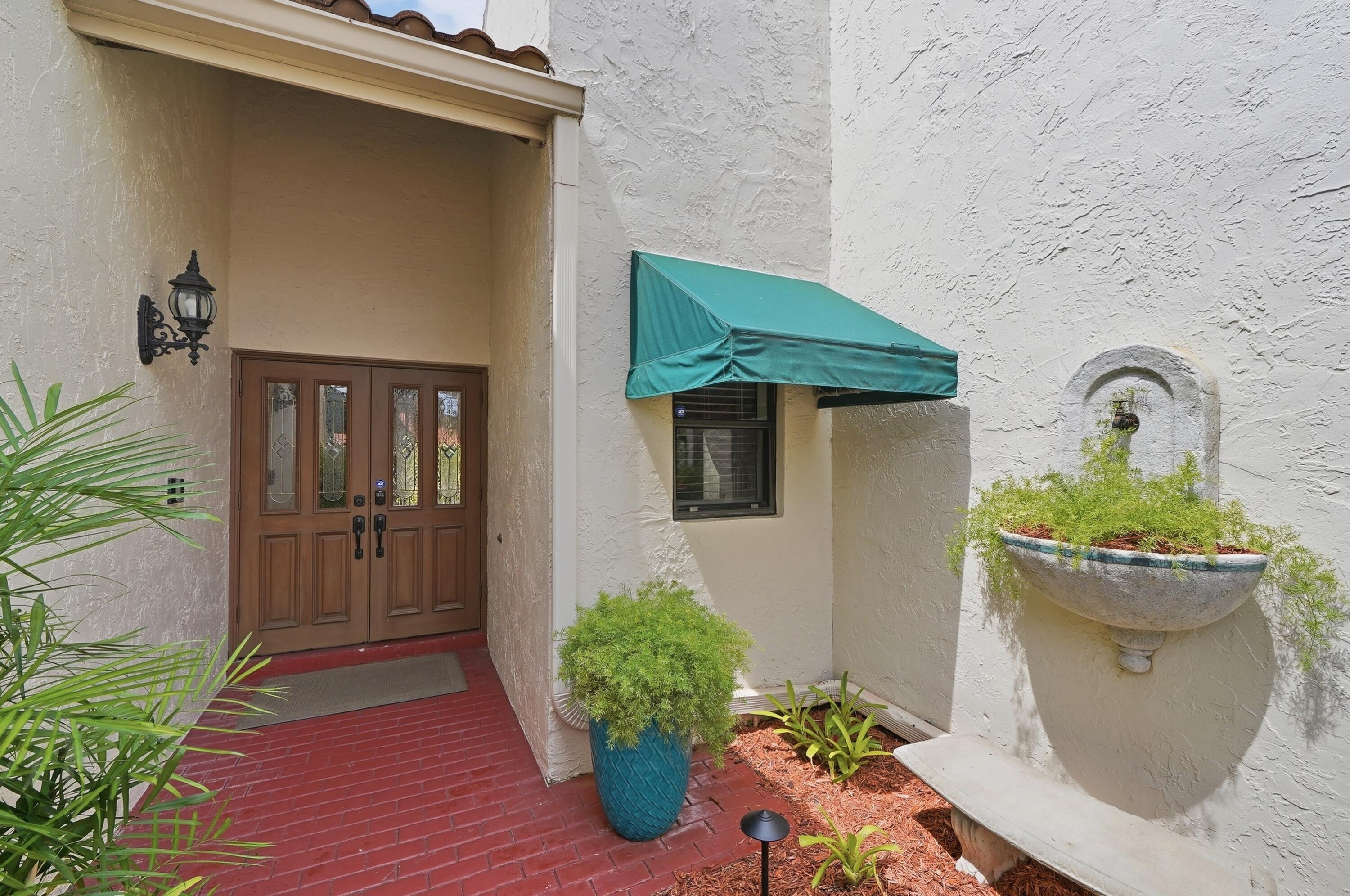 L AMBIANCE OF VIA VERDE - Residential