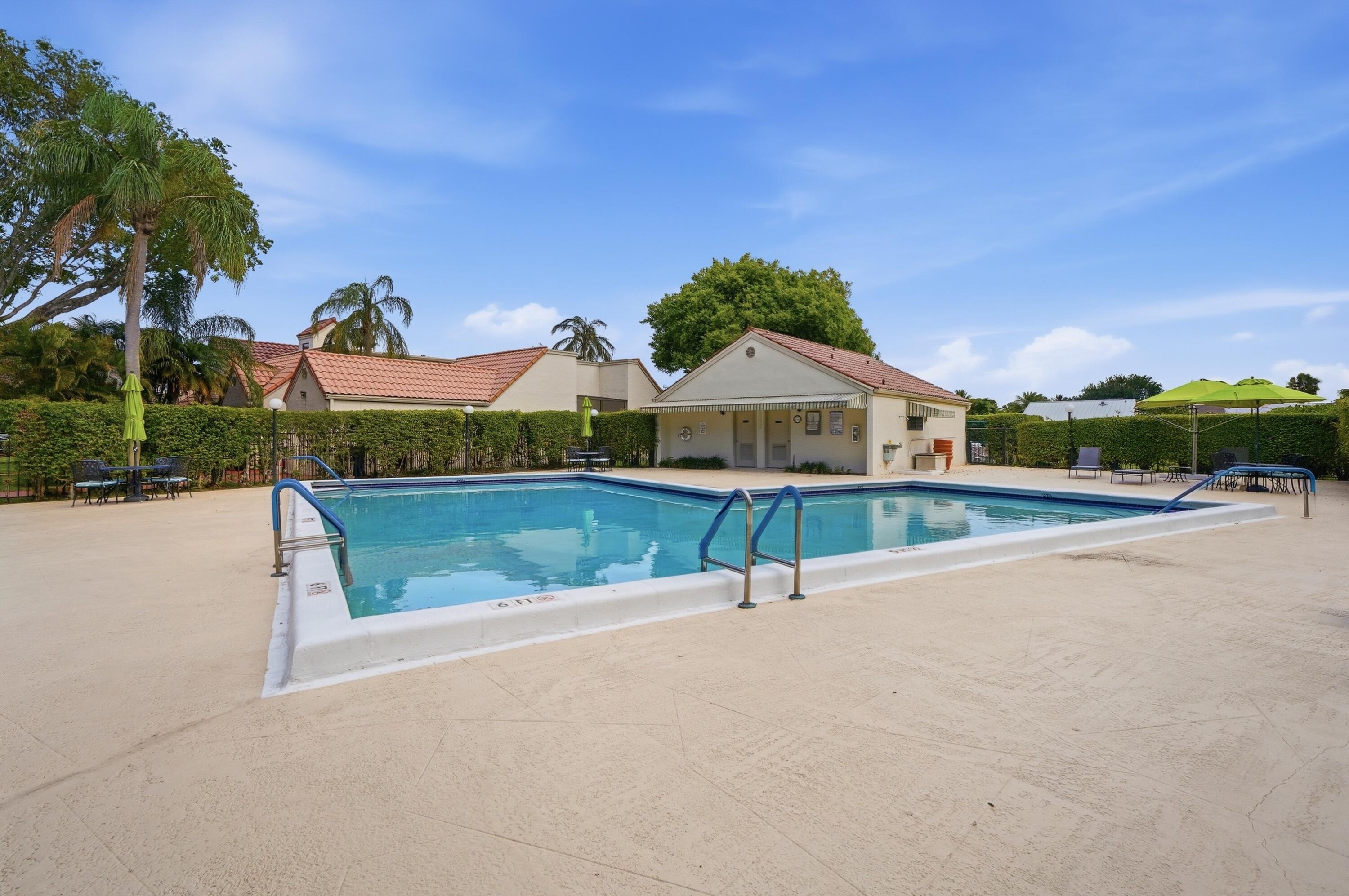 L AMBIANCE OF VIA VERDE - Residential