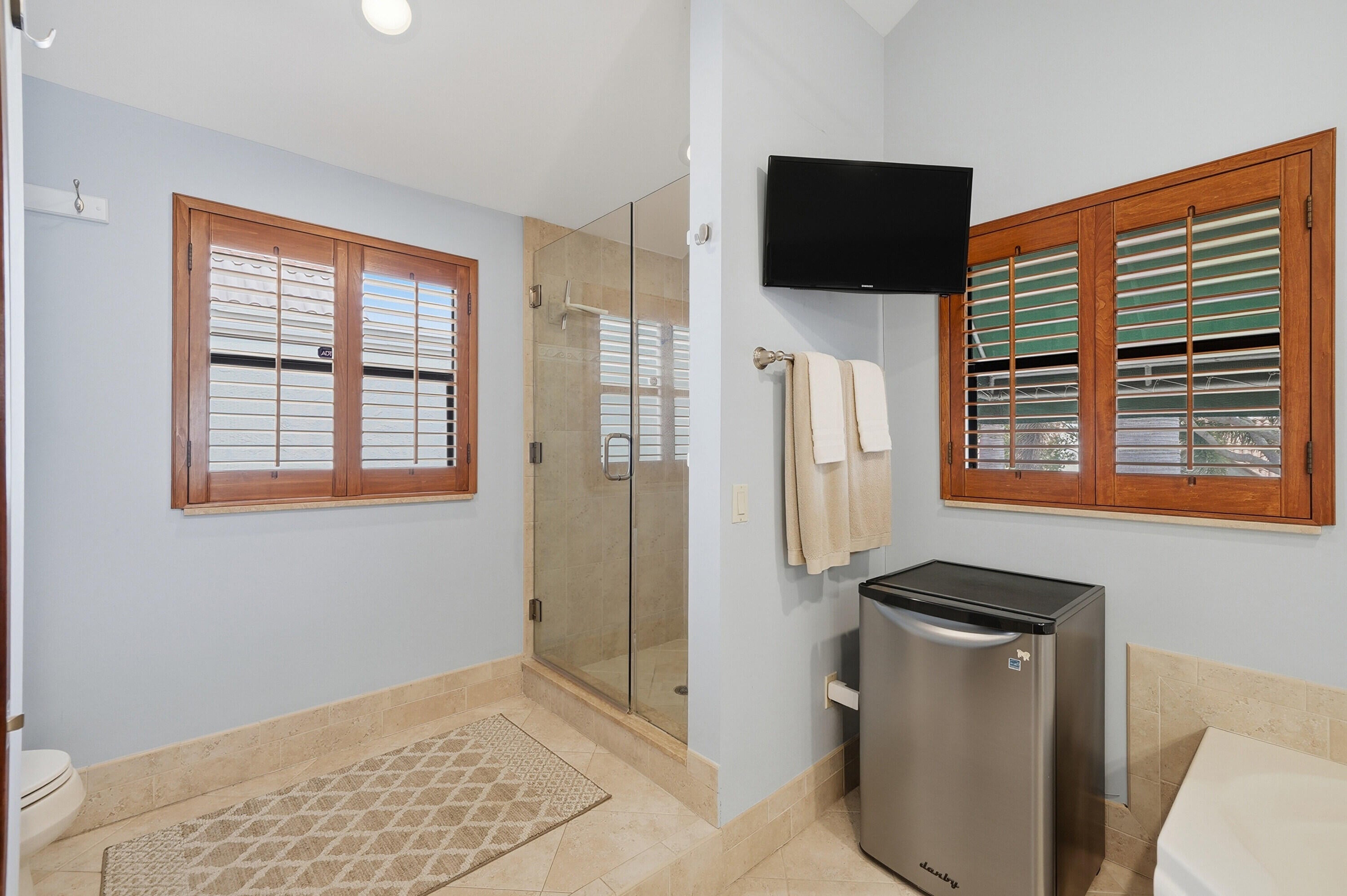 L AMBIANCE OF VIA VERDE - Residential