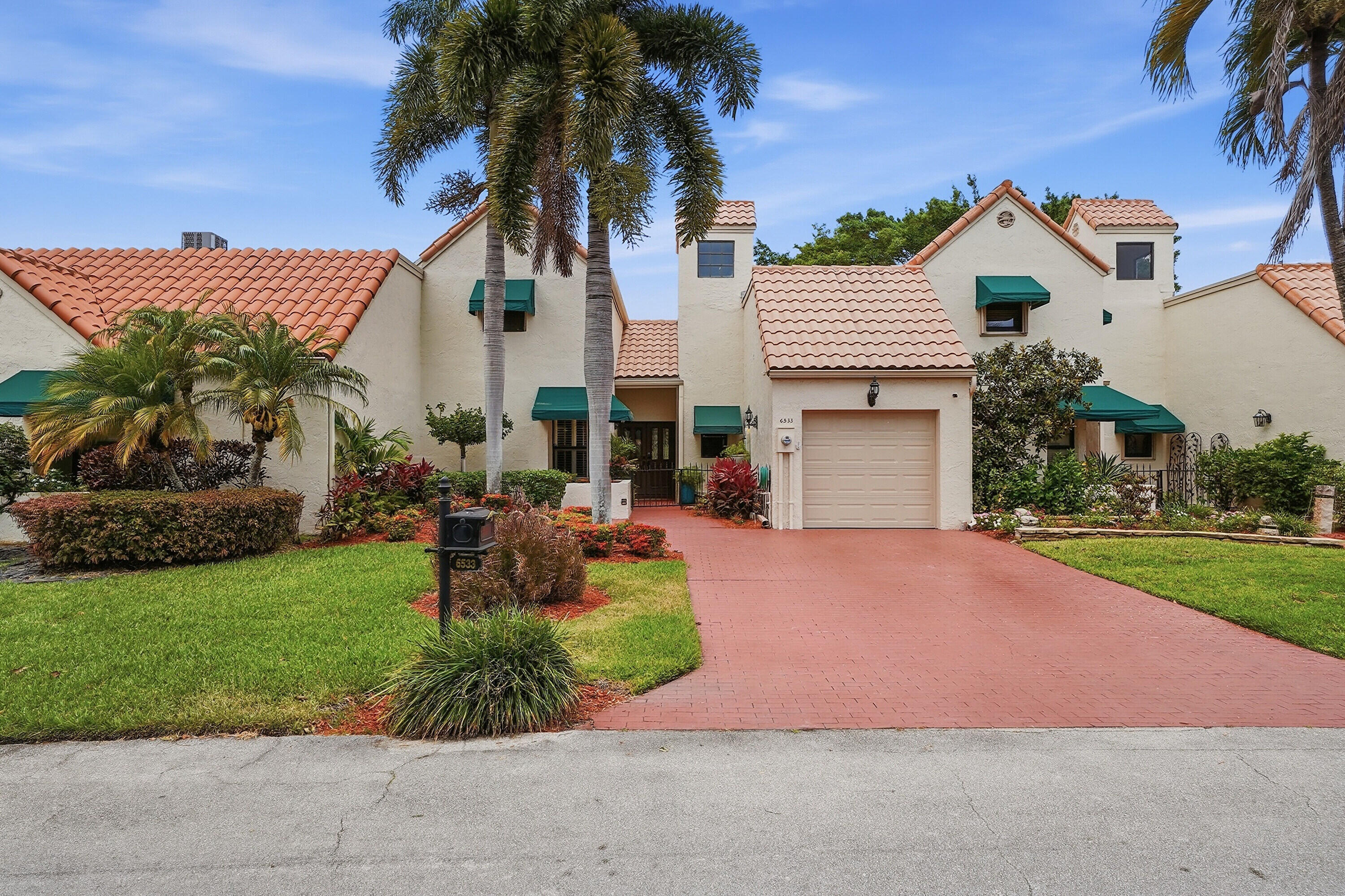 6533 Las Flores Drive