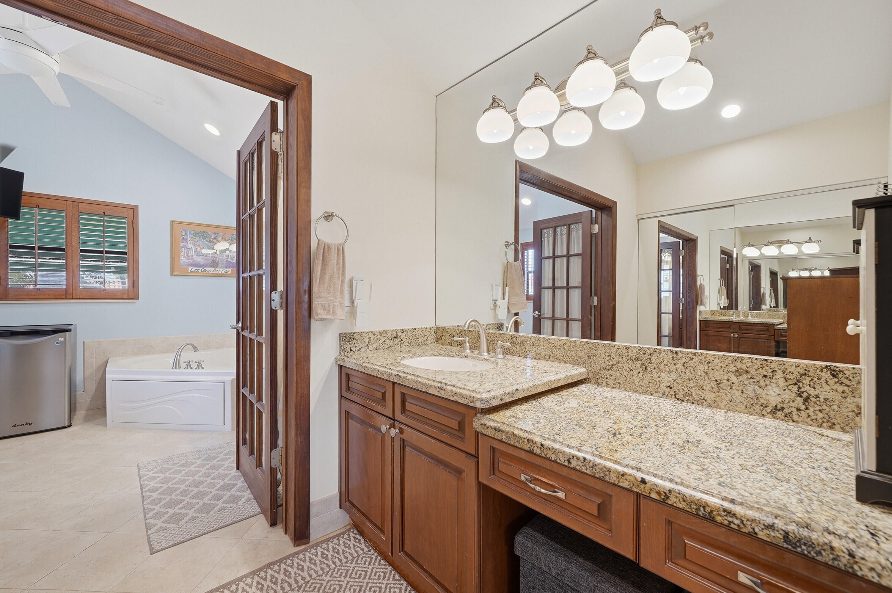 L AMBIANCE OF VIA VERDE - Residential