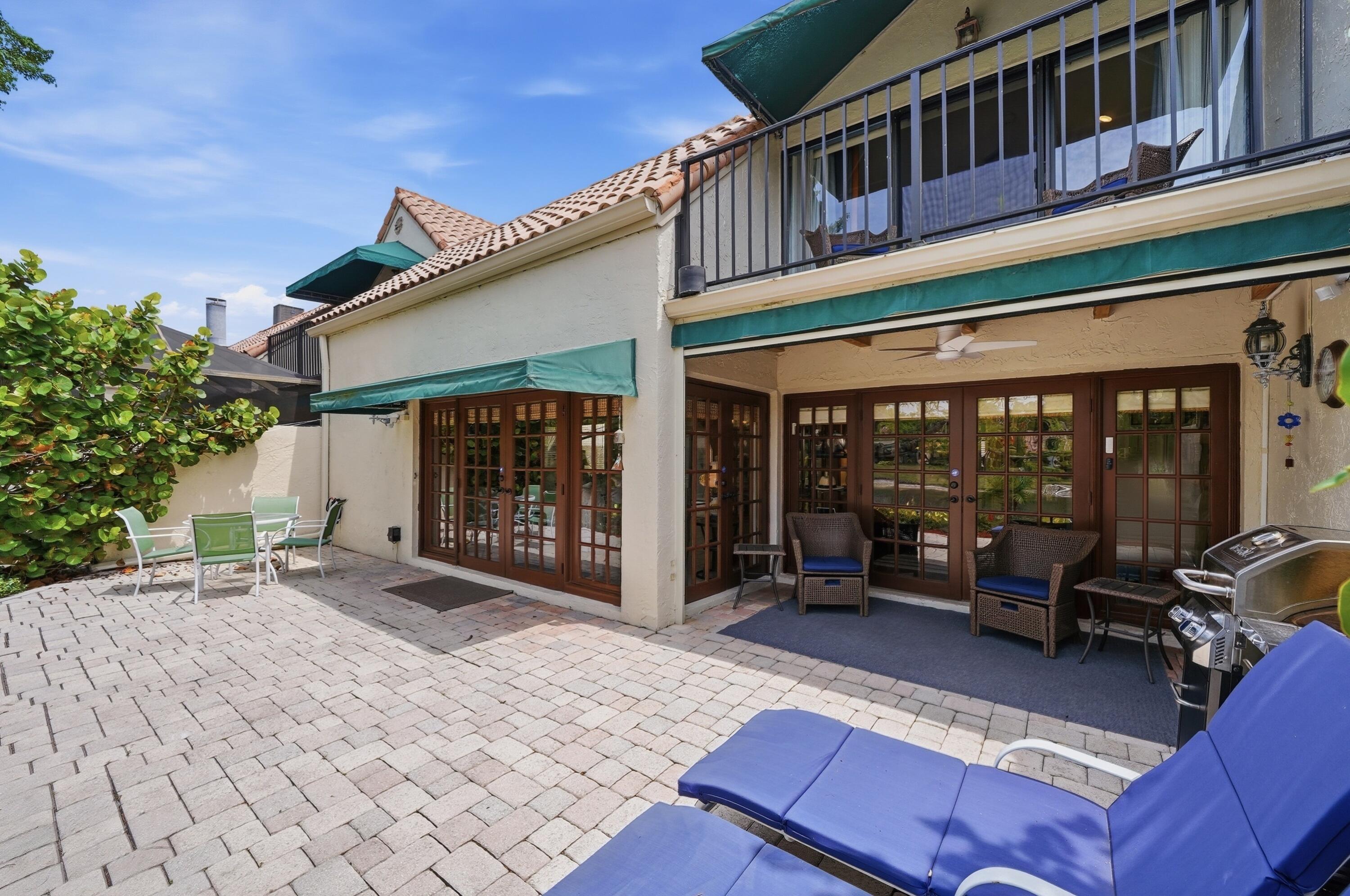 L AMBIANCE OF VIA VERDE - Residential