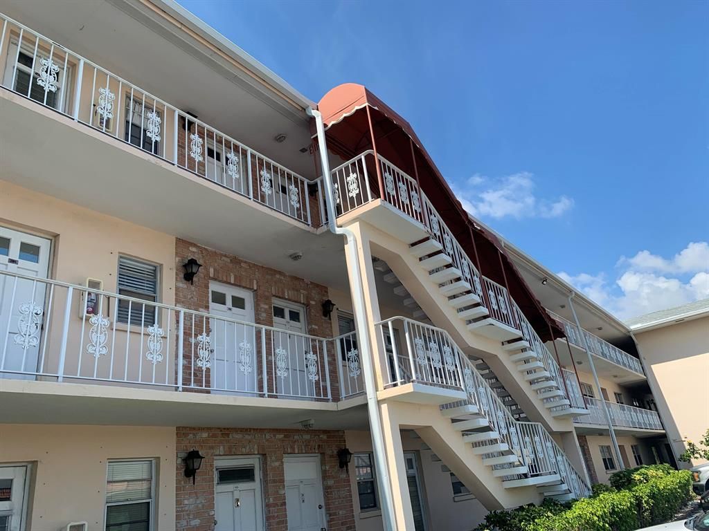 Photo of 120 Lehane Terrace #309, North Palm Beach, FL 33408 (MLS # R10719852)