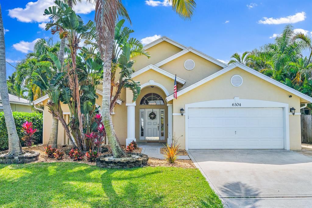Photo of 6304 Lucerne Street, Jupiter, FL 33458 (MLS # R10696039)