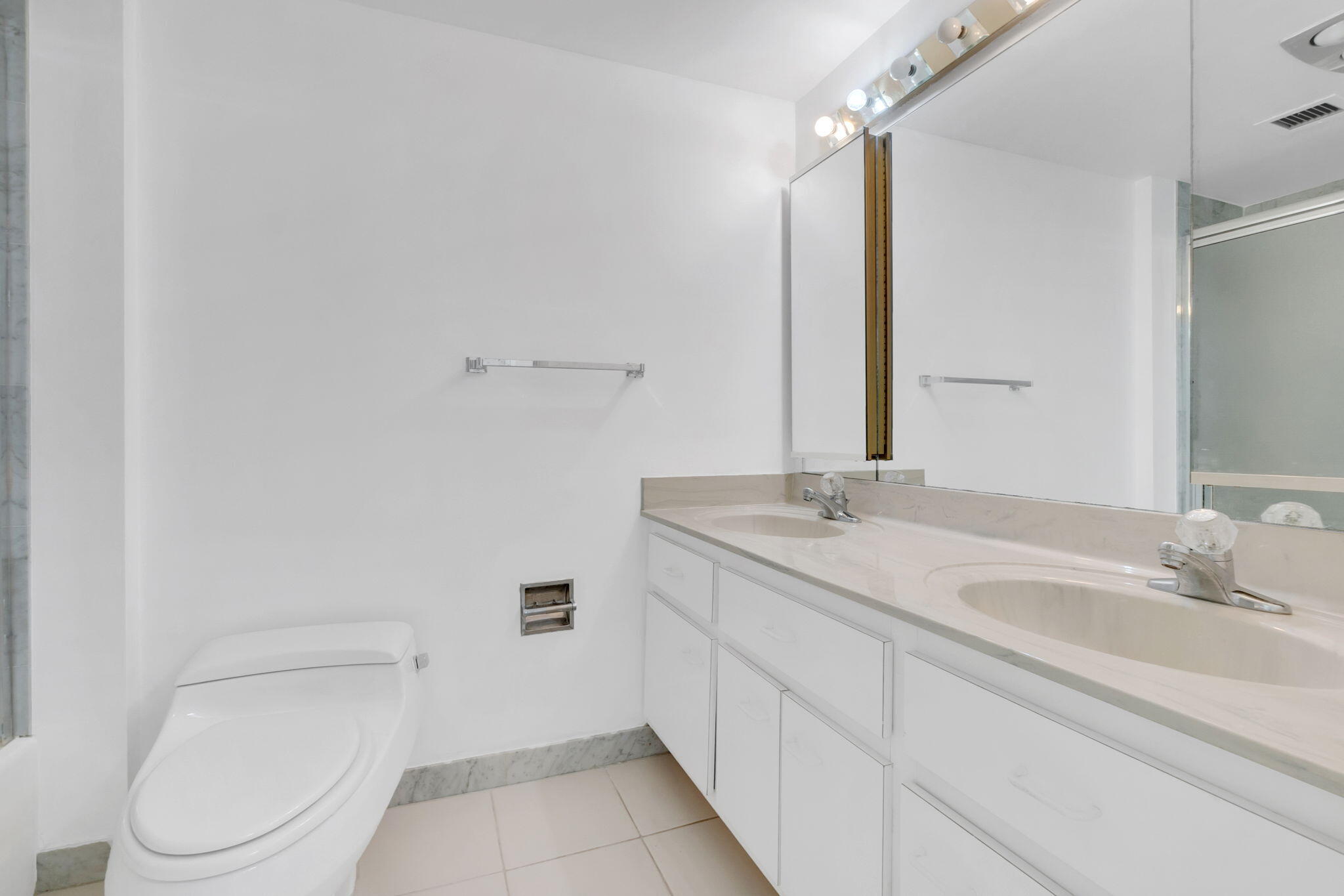 ADMIRALTY TOWERS CONDOMINIUM - Residential