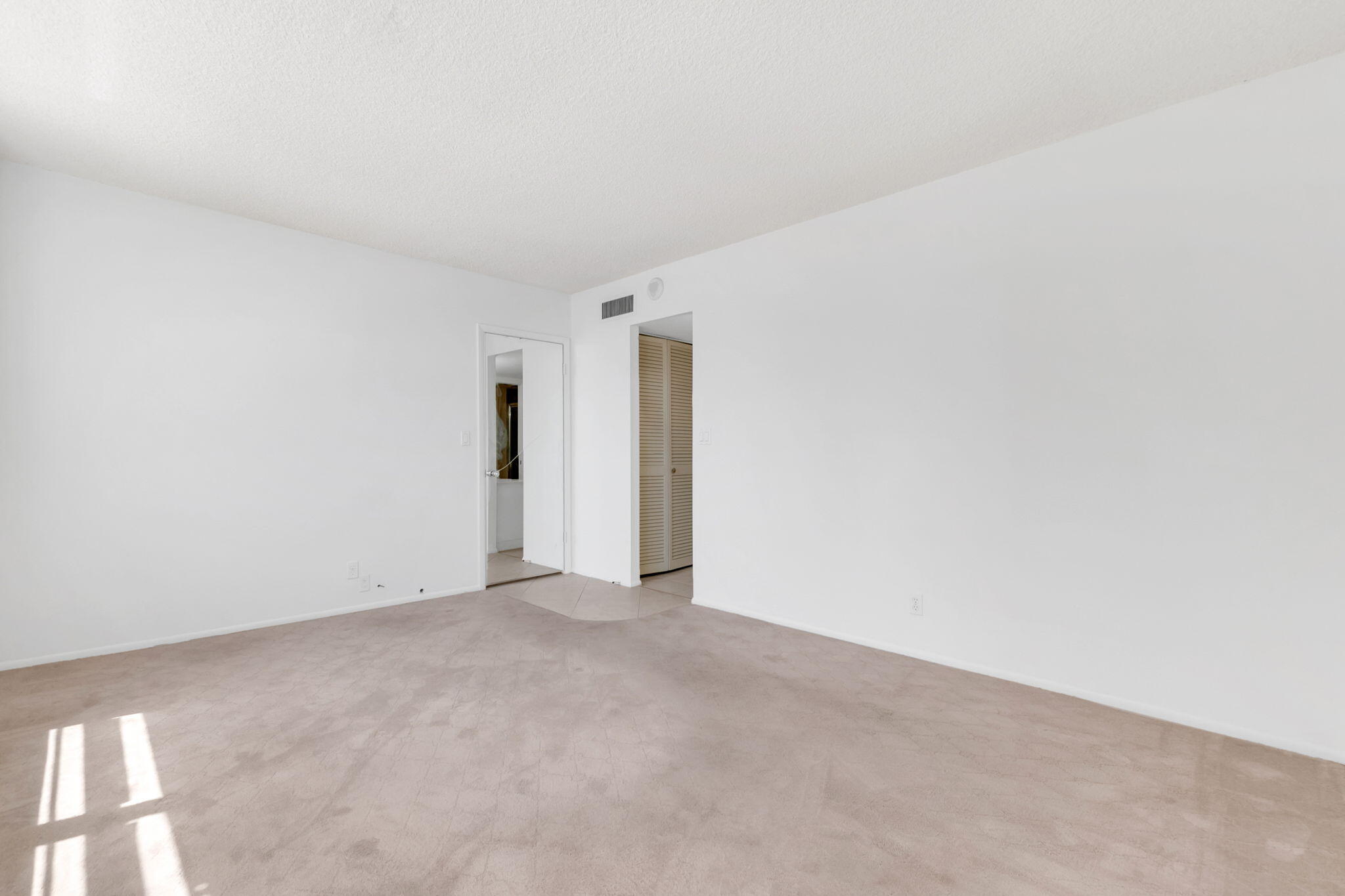 ADMIRALTY TOWERS CONDOMINIUM - Residential