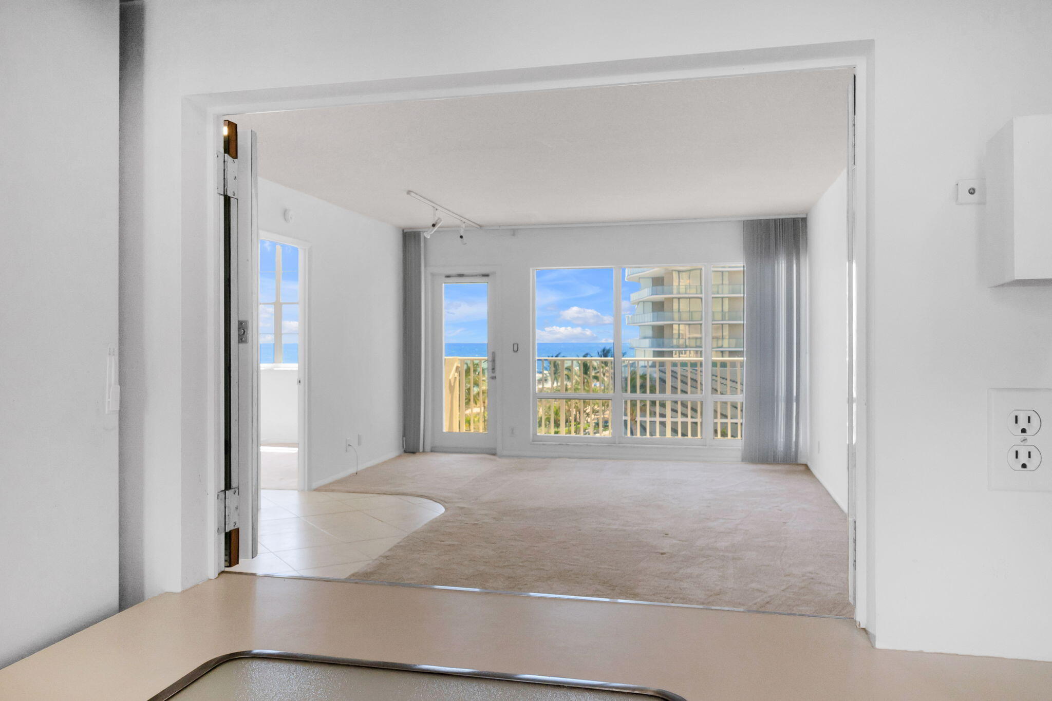 ADMIRALTY TOWERS CONDOMINIUM - Residential