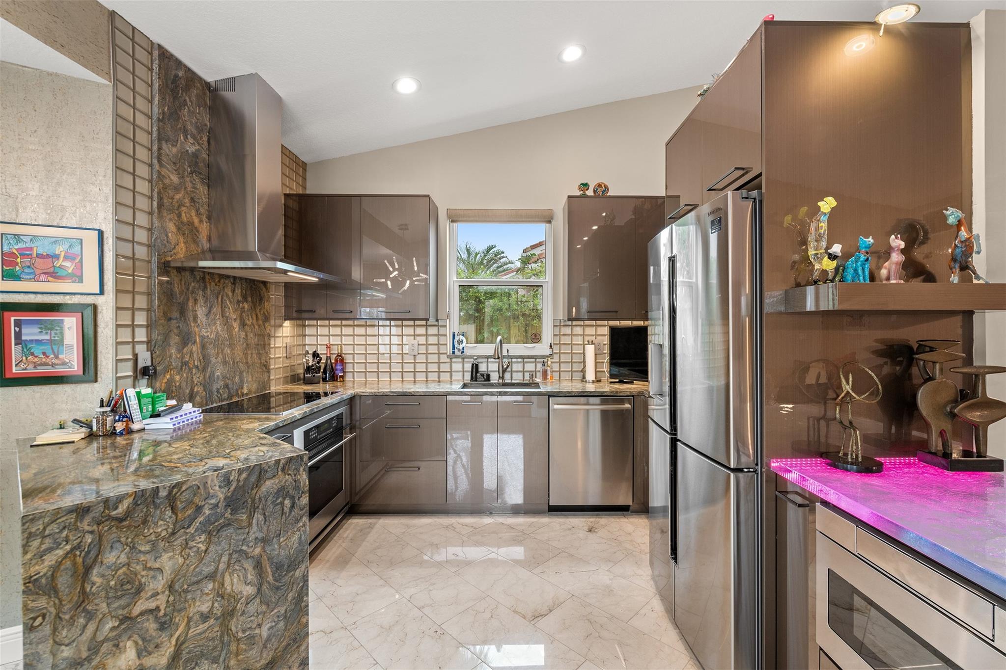 LAKE POINTE ESTATES - Residential