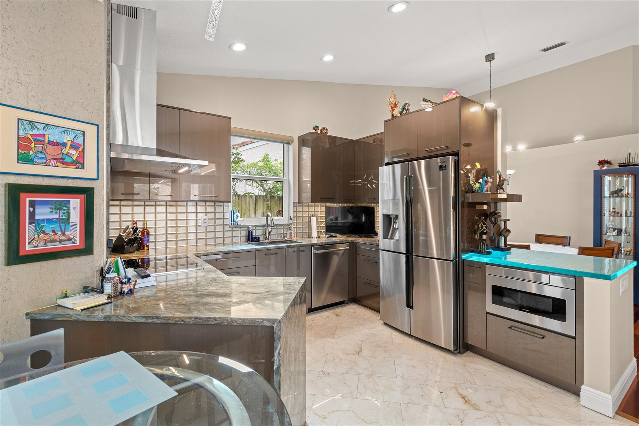 LAKE POINTE ESTATES - Residential