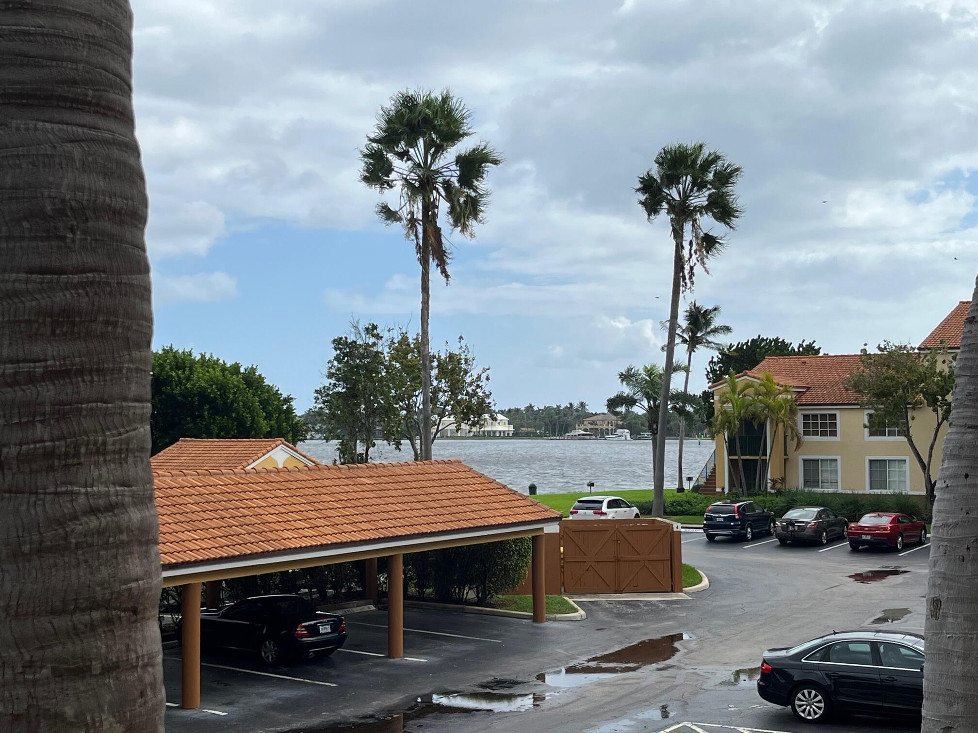 160 Yacht Club Way 209, Hypoluxo FL 33462