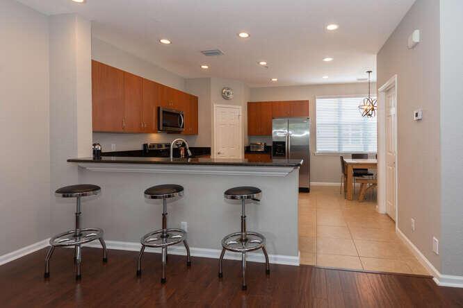 GREENWICH - Residential