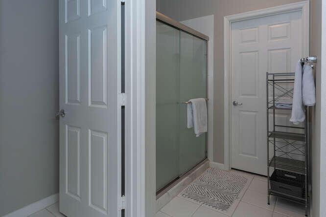 GREENWICH - Residential