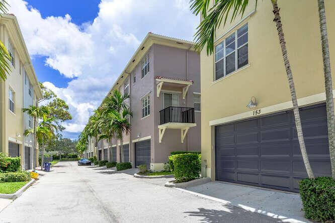 GREENWICH - Residential