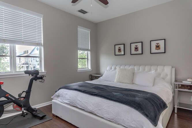 GREENWICH - Residential