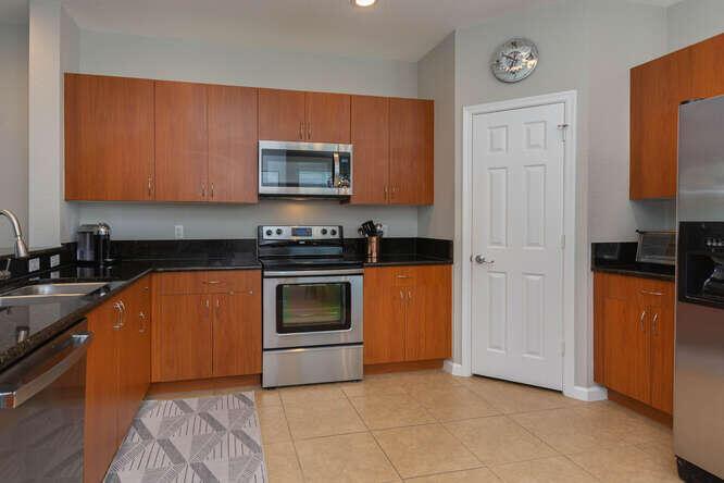 GREENWICH - Residential