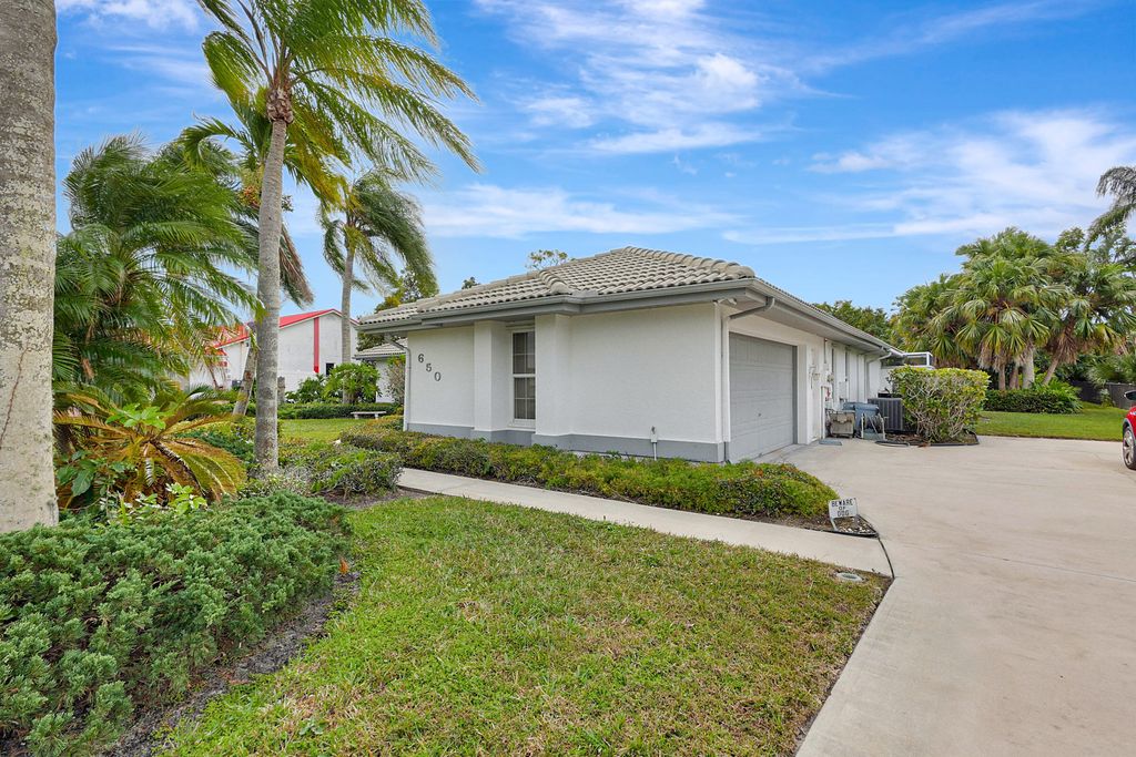 Photo of 650 SE Hidden River Drive, Port Saint Lucie, FL 34983 (MLS # R10949161)