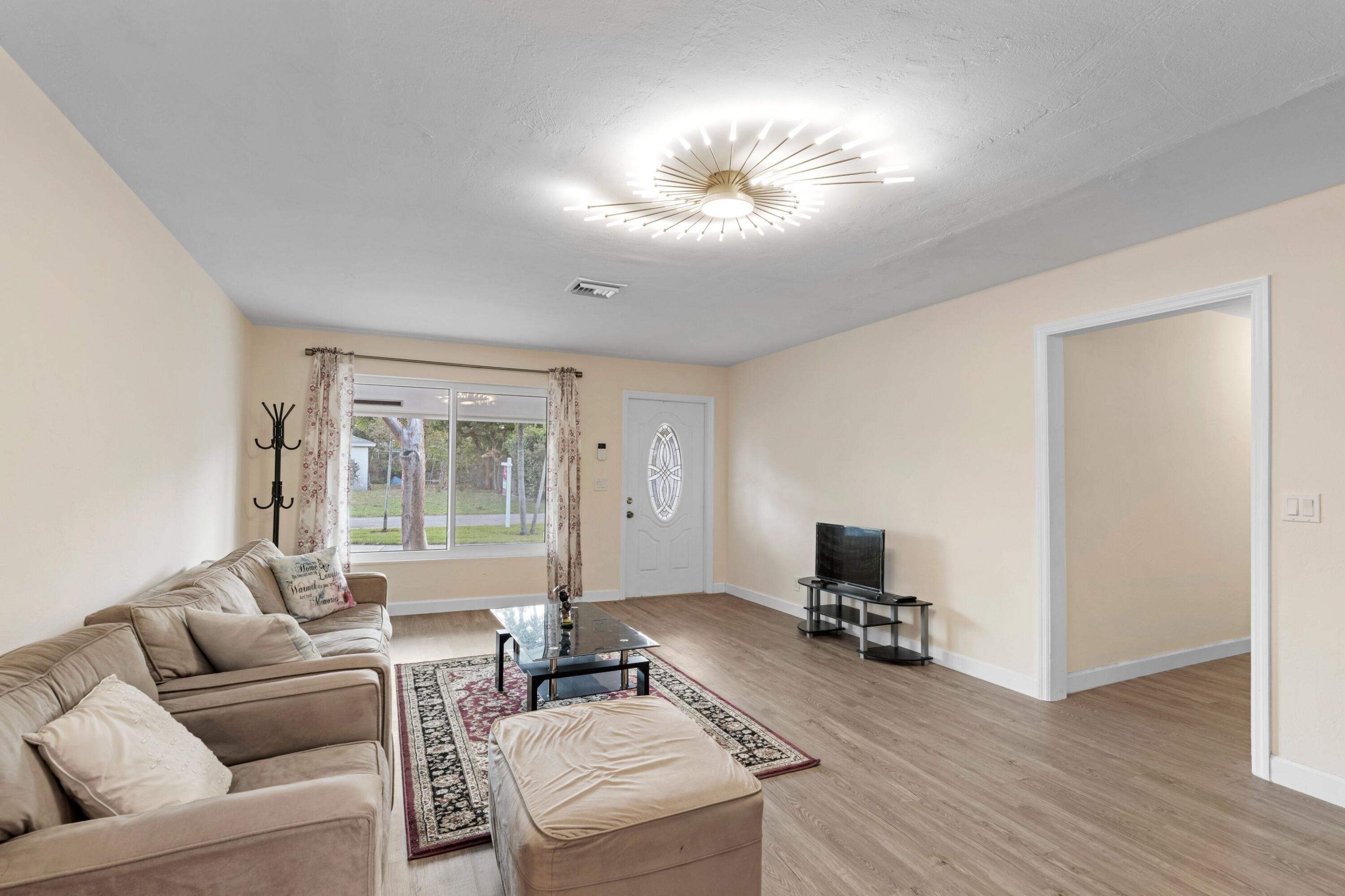 FOREST HILLS - Residential